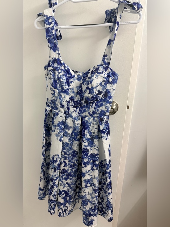 Dresses & Skirts - Blue & White Floral Chinoiserie Tie-Shoulder Bustier Dress (Size S)